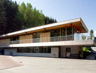 F&W Baumanagement Bauvorhaben: Sportzentrum Aldrans (2005)